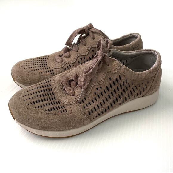Dansko Charlie sneaker women’s tan perforated style pattern lace-up sz 38 /7.5-8 - Picture 1 of 12
